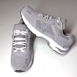 Vionic Men's 23Walk 2.0 Casual Sneaker Gray / White Size- 10.5 Wide